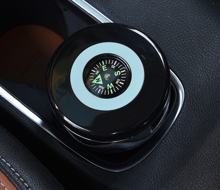 Car Ashtray with compass use case 3