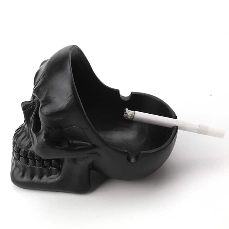 Skull Ashtray black - use case