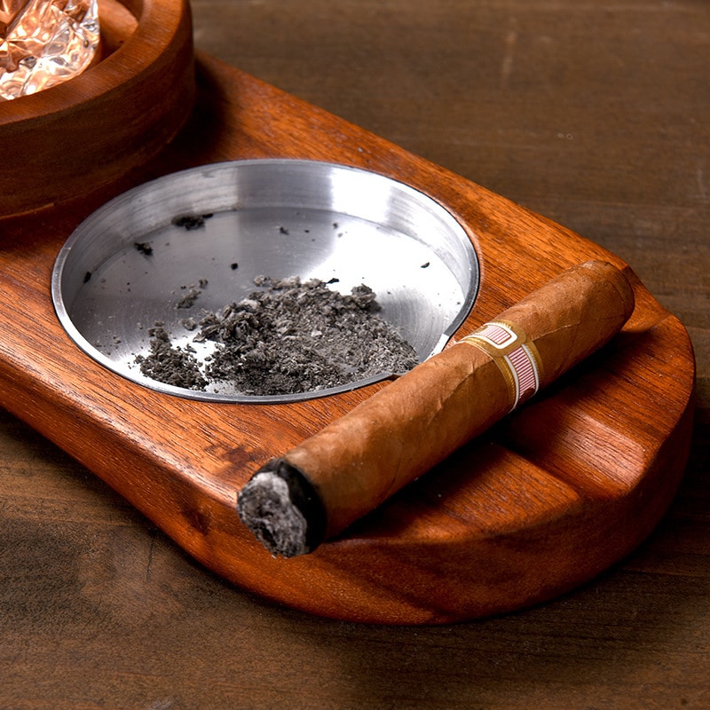 Wooden Cigar Ashtray use case 2