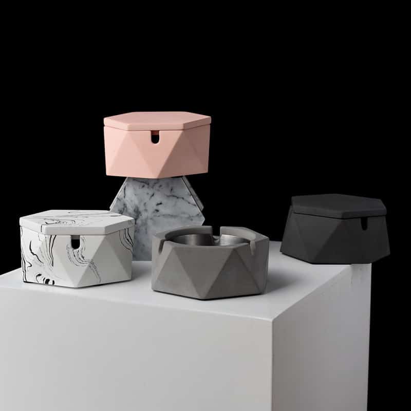 "Triangular" - Beautiful Ceramic Ashtray With Lid - Windproof