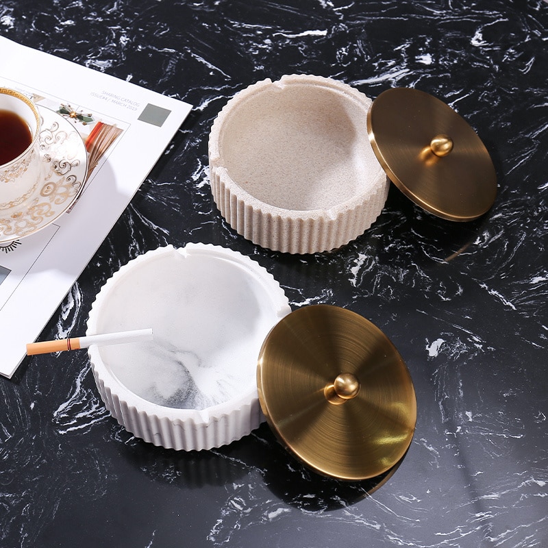 Ashtrays With Grooves And Windproof Metal Cover