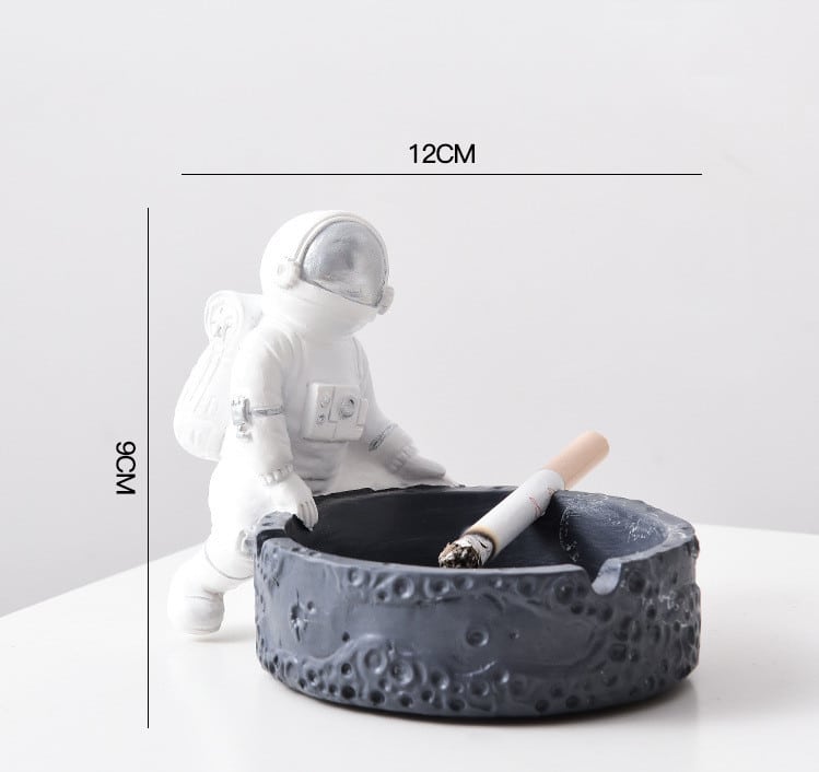 Astronaut resin Ashtray silver Version dimensions