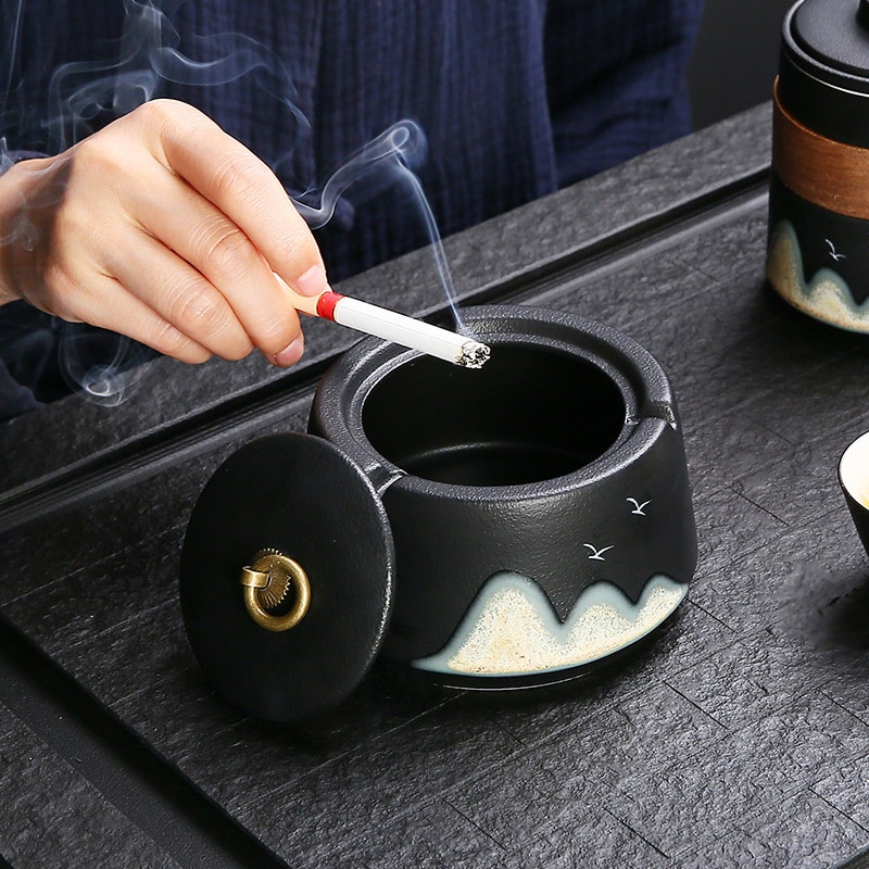 Black Windproof Ashtray Japanese