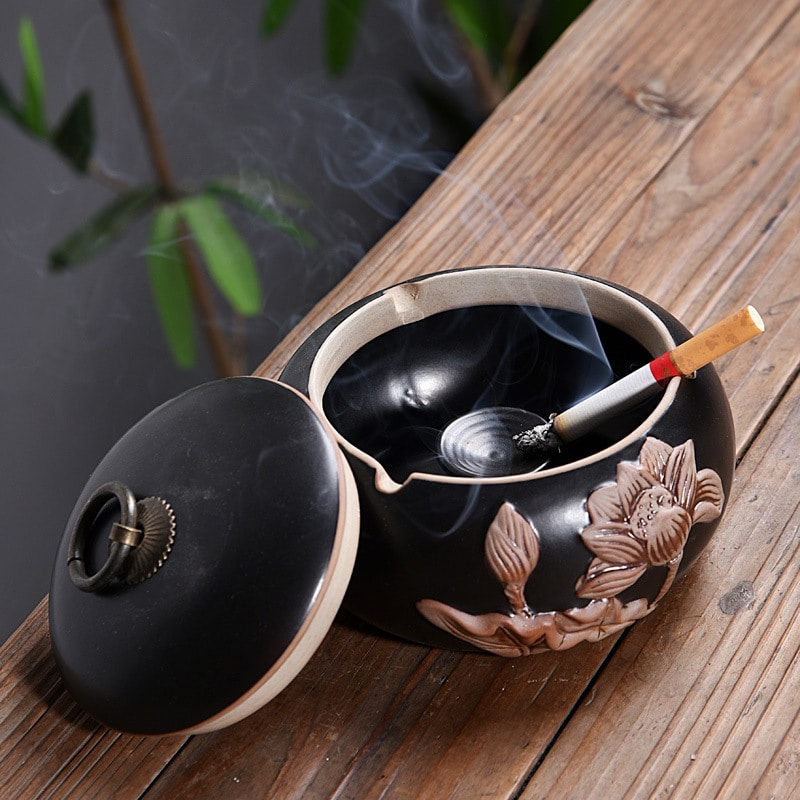 Ceramic Outdoor Ashtray With Lid For 3 Cigarettes
