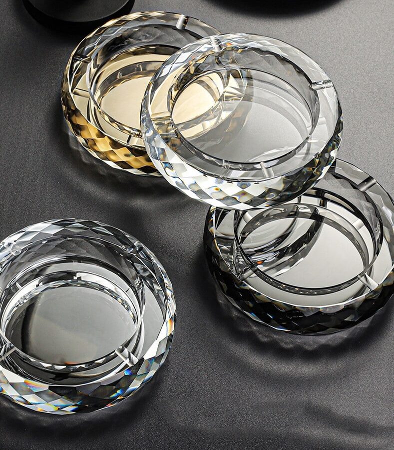 Crystal Glass Ashtrays Round And Luxury