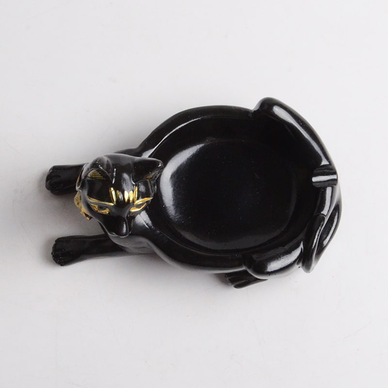 Egyptian Cat Ashtray photographed from top