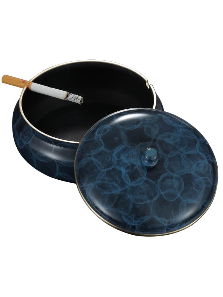 Metal Ashtray With Cover And 3 Slots For Cigarettes