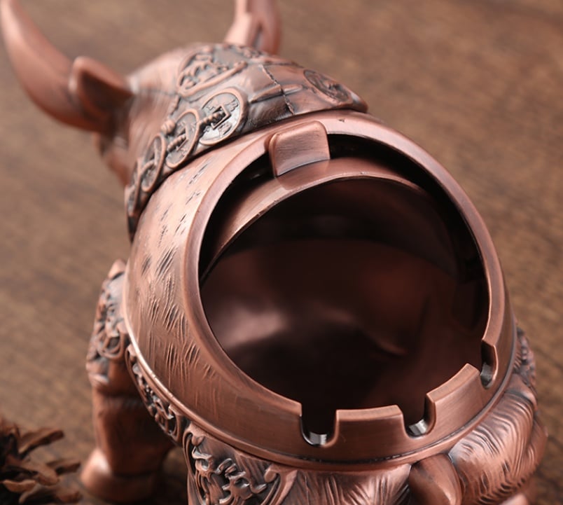 Metal Bull Ashtray With Flip Lid