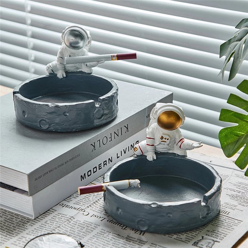 Resin Ashtray Cool astronaut