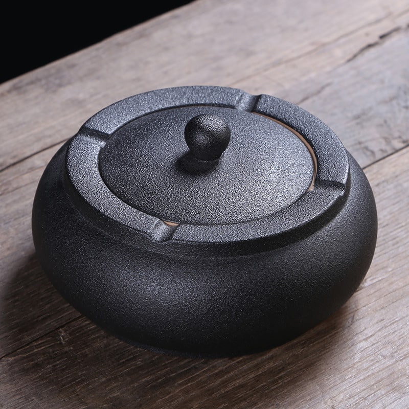 Retro Ceramic Ashtray With Lid Perfect For Garden Black Round