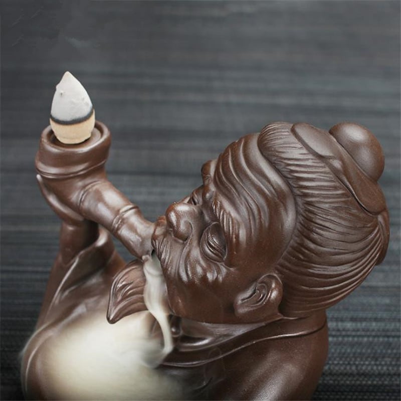 Retro Style Resin Ashtray - from the side