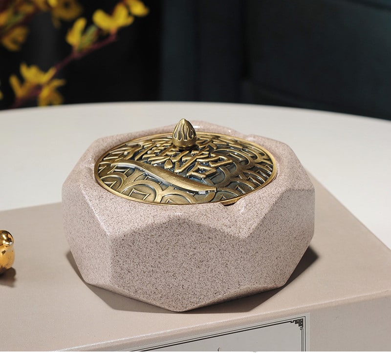 Rose Color Ceramic Ashtray With Lid Oriental Style