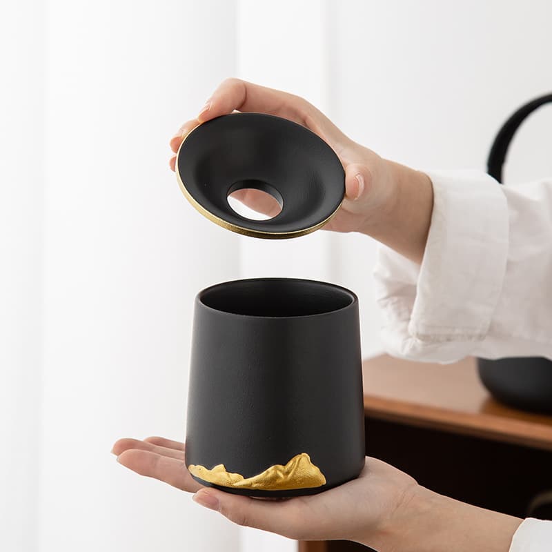 Smokeless Outdoor Ashtray With Funnel Lid