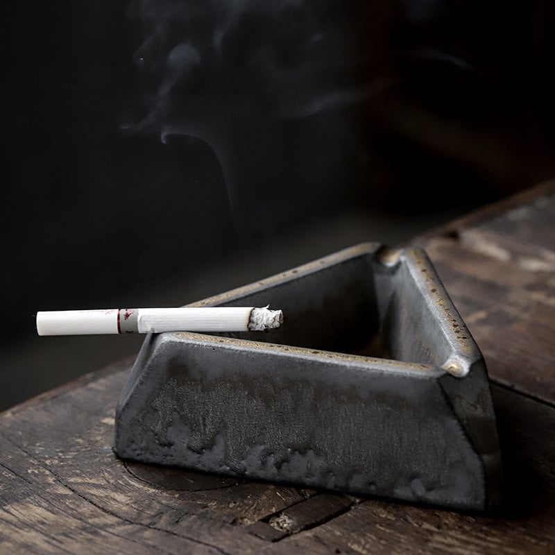 Stylish Ceramic Ashtray Triangular Shape In Black Color