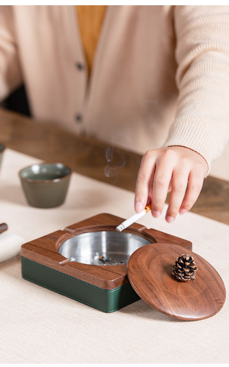 Using The Luxury Wood Cigarette Ashtray